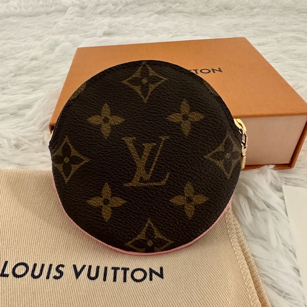 Louis Vuitton 2020 Vivienne Christmas Animation Japan LE Round Coin Purse‎ *NEW*